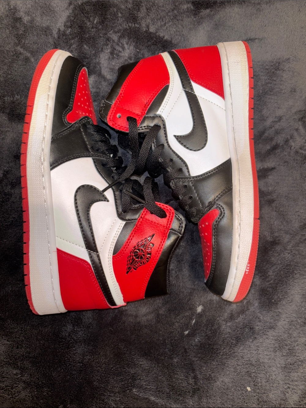 Nike Air Jordan 1 Mid - Black, Red & White - Picture 4 of 5